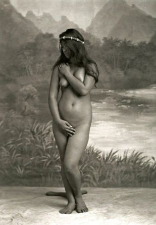 Naked tahitian women