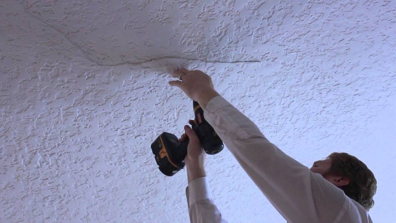 Textured plaster on the ceiling