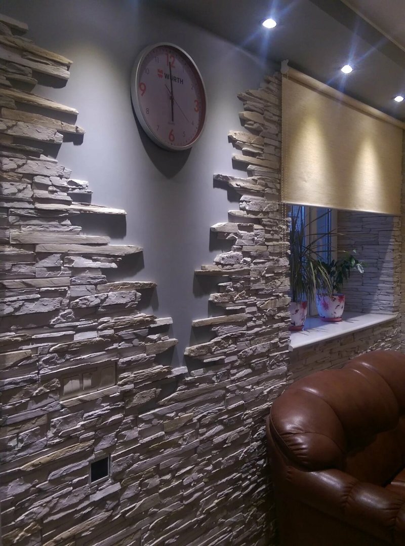 Wall decoration with decorative stone