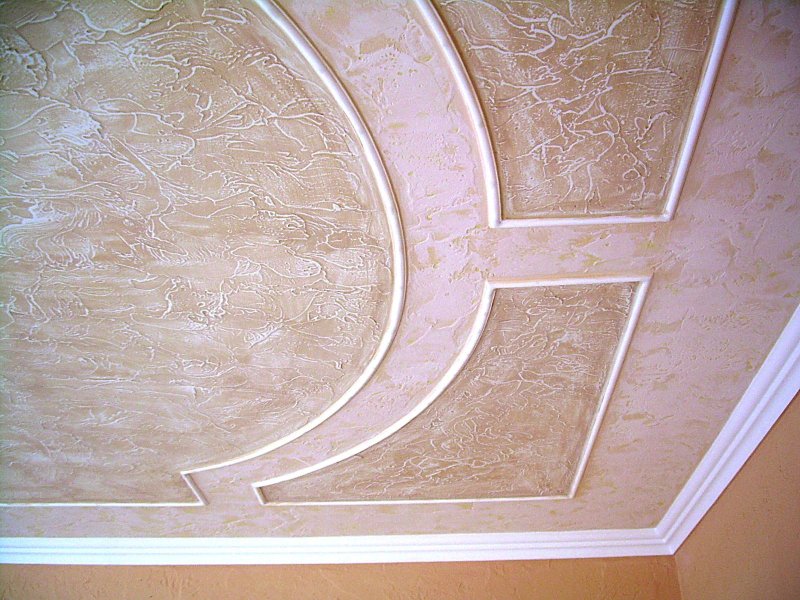 Decorative plaster for the ceiling