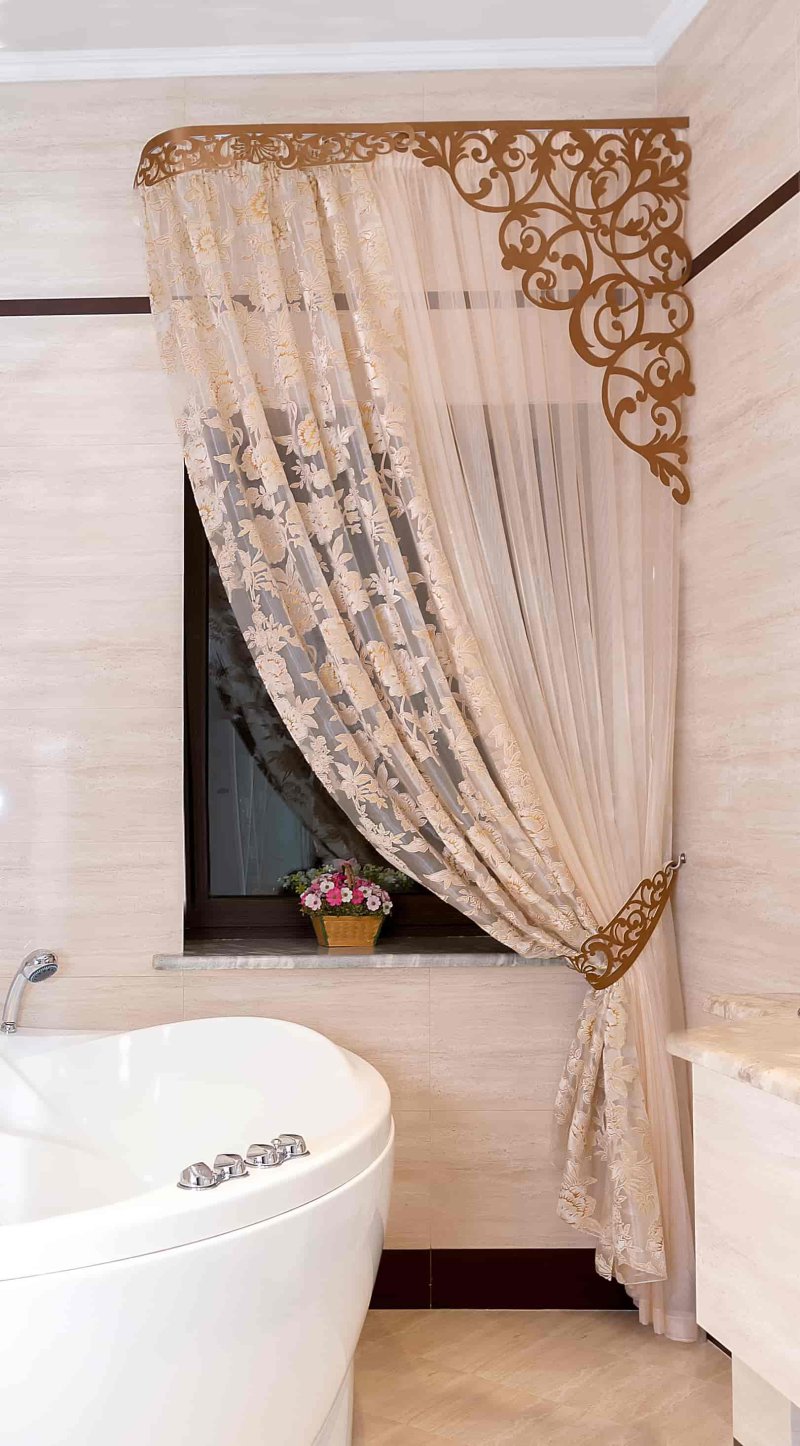 Curtain in the bathroom