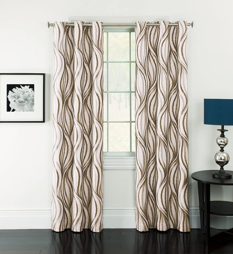 Curtains with a geometric pattern