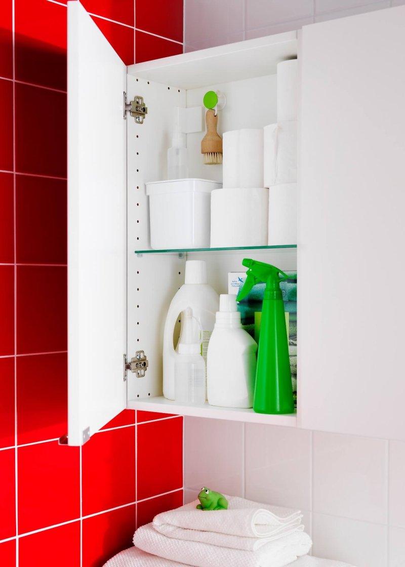 Hinged cabinet in the bathroom