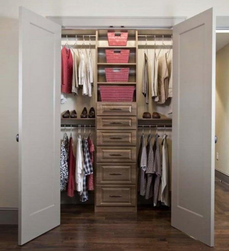 The design of a small dressing room