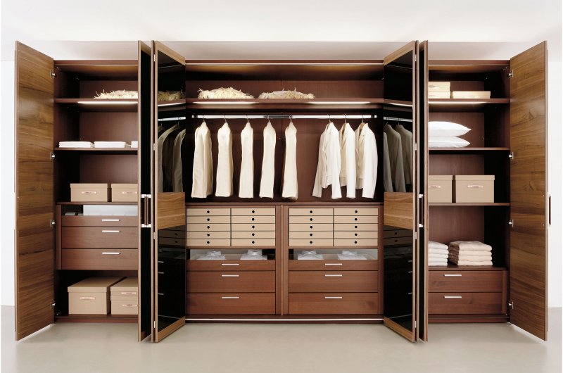 Built -in wardrobe wardrobe