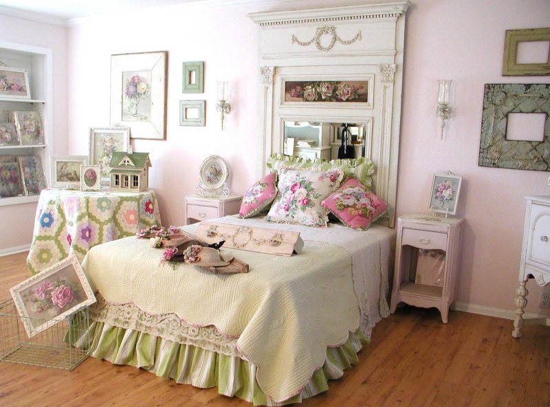 Shebbie Shik Provence bedroom