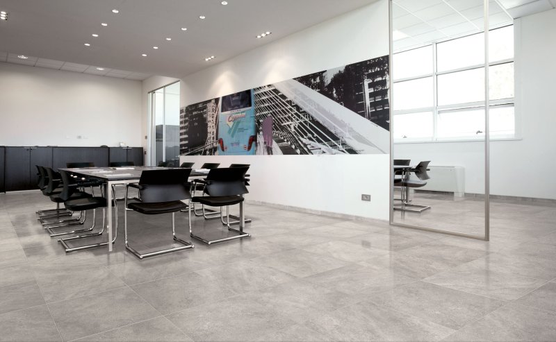 Porcelain tiles on the floor in the interior