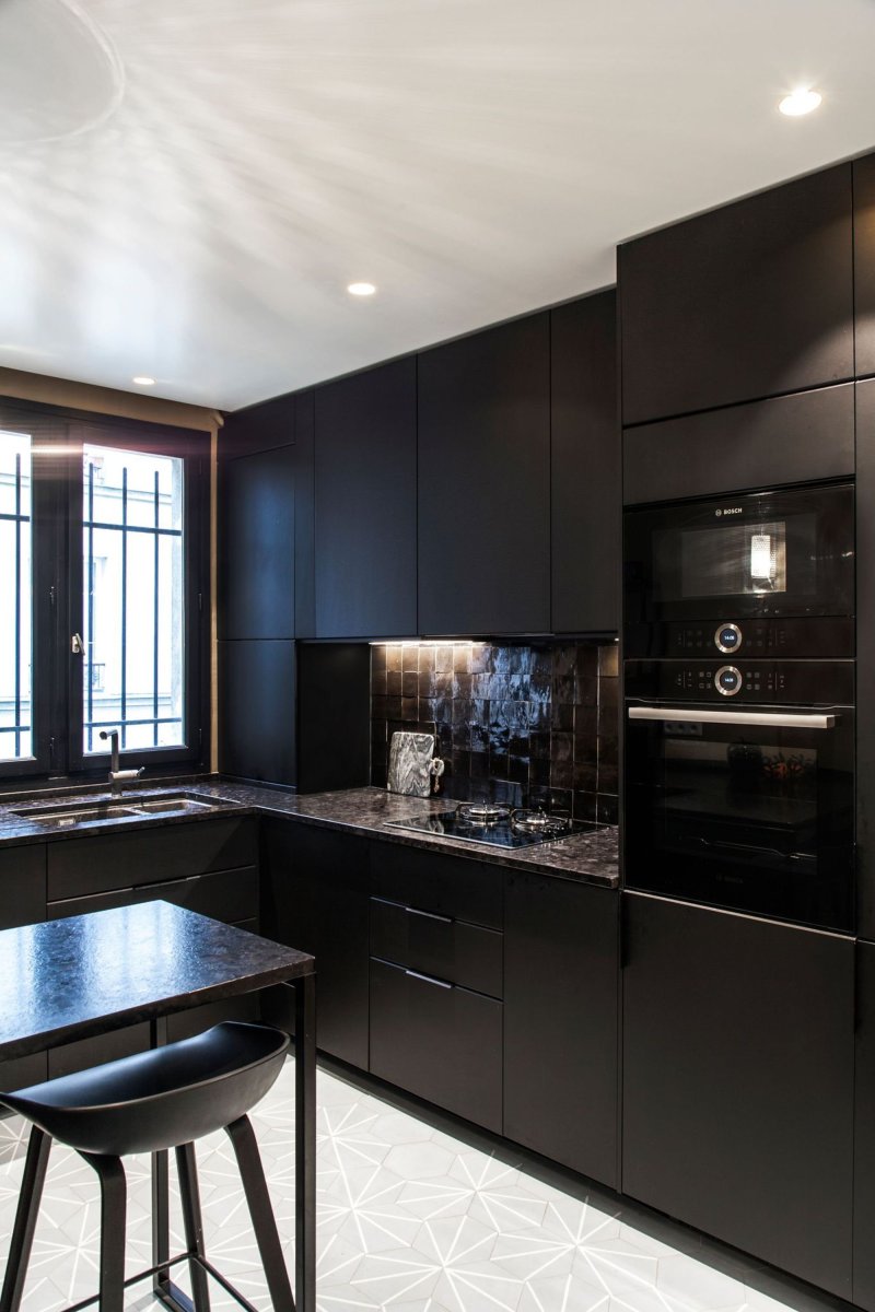 Dark -style kitchen