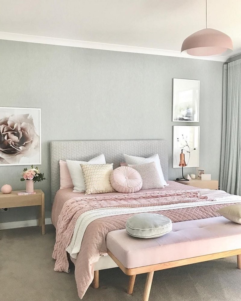 Paste -tone bedroom