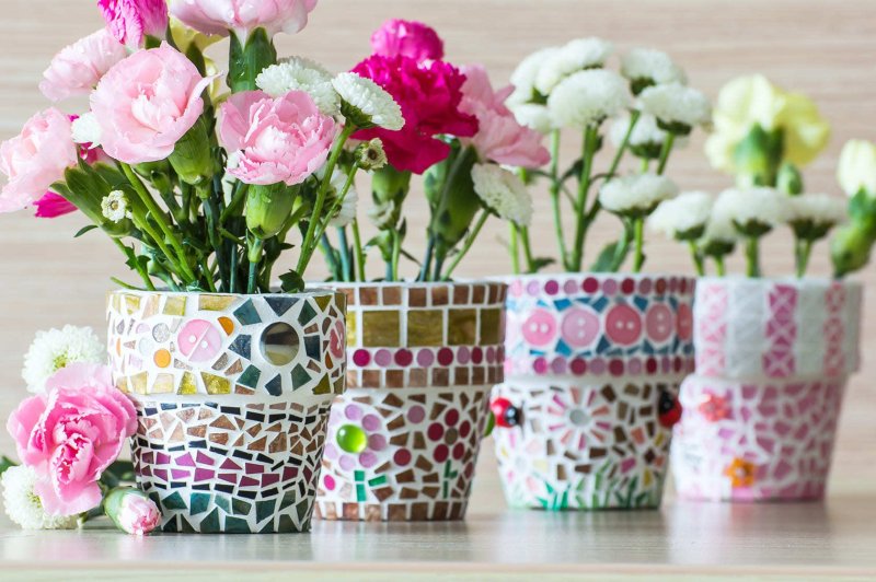 Decorate a flower pot