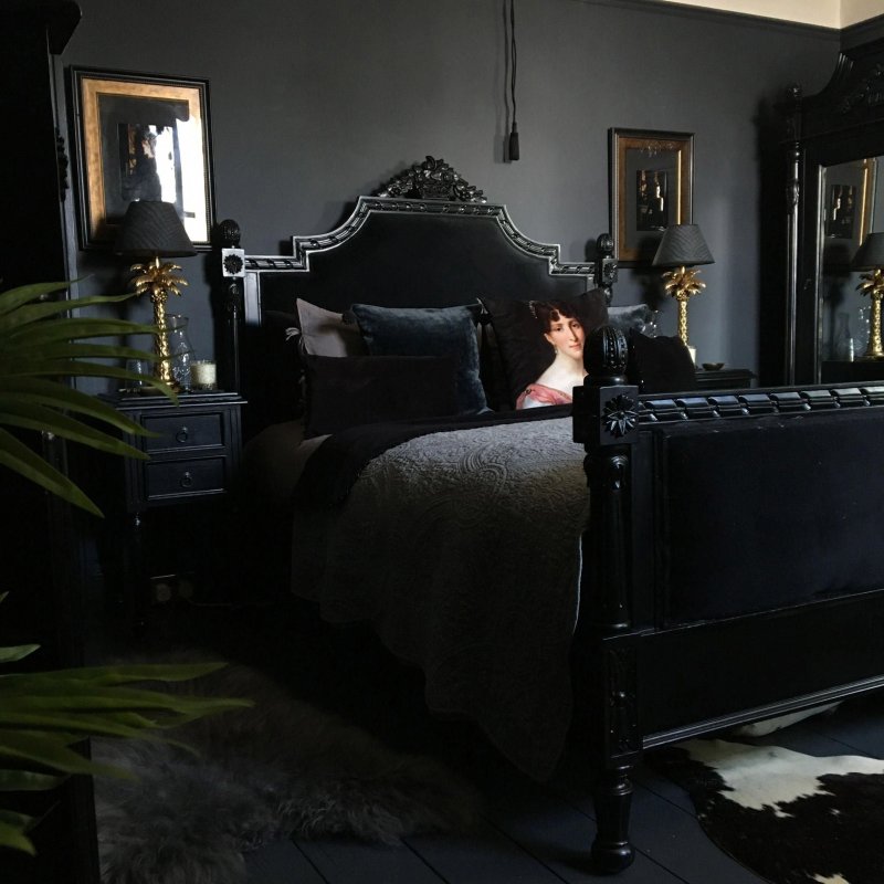 Black-white Gothic s Victorian-style bedroom