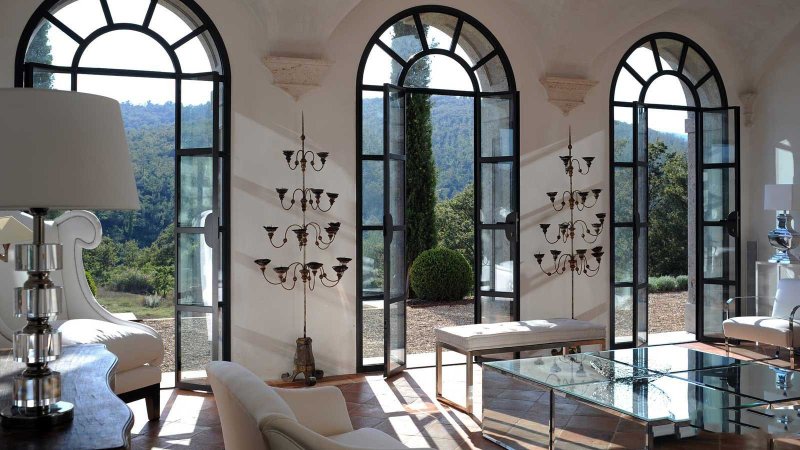 Modern Italian style in the interior