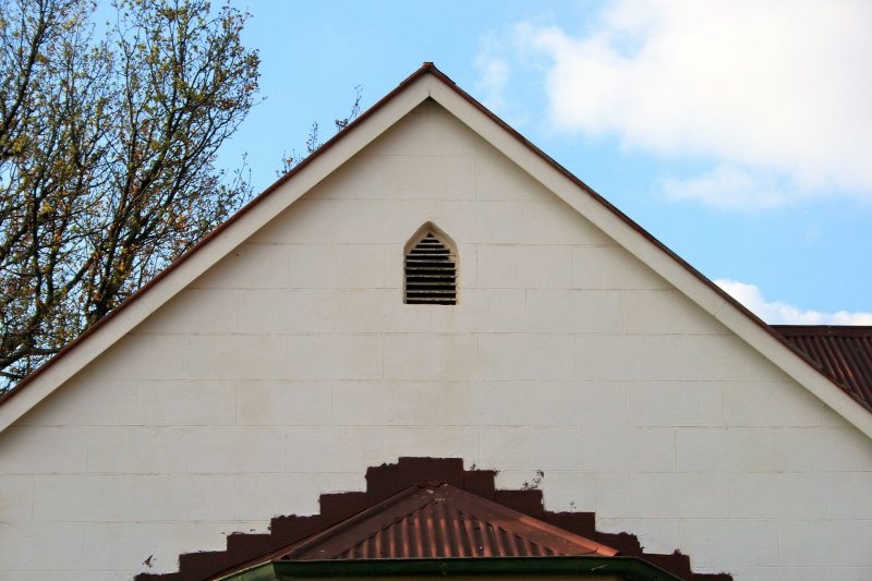 The finish of the pediment