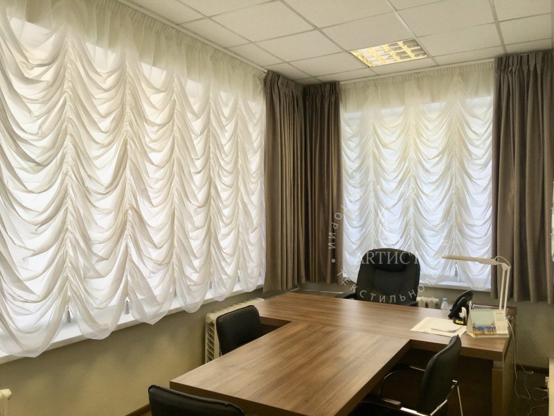 Marquis curtain