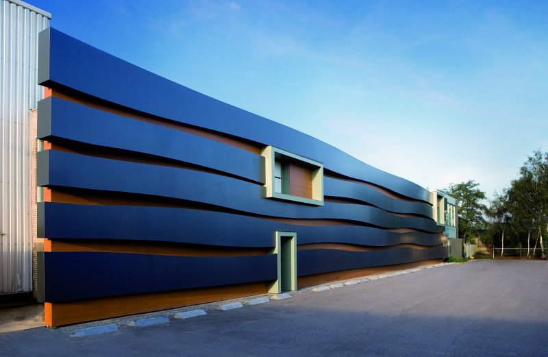 Ventilated facade from composite panels