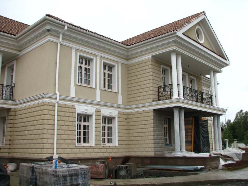 Facade decor of stucco molding