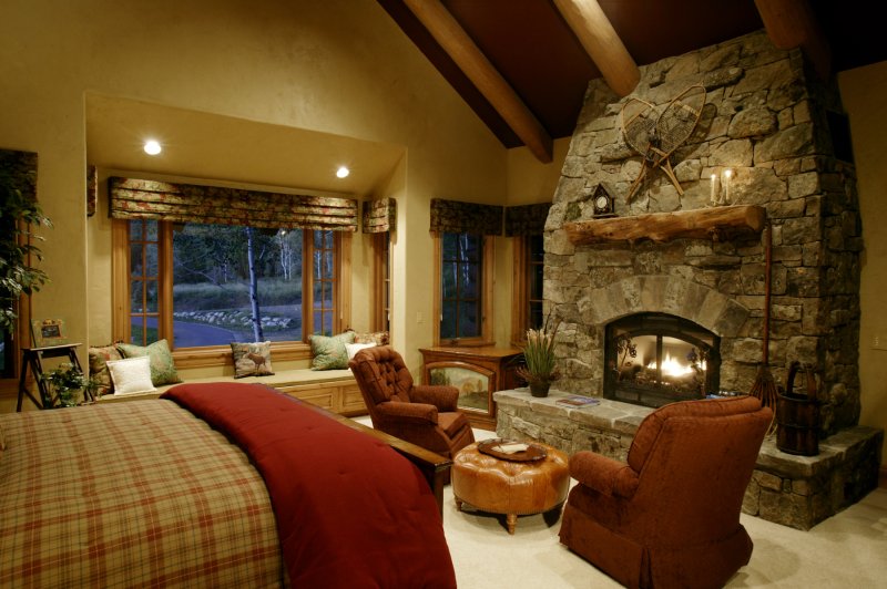 Bedroom with fireplace