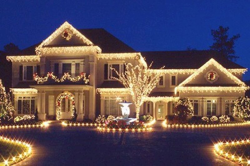 Decoration of houses with garlands