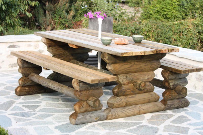 Log table for a summer residence