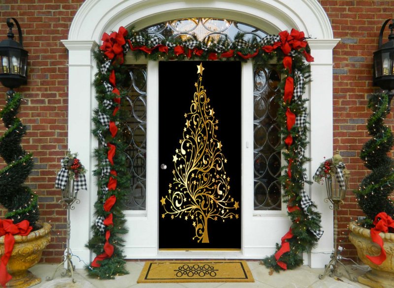 Decoration of the door Christmas tree