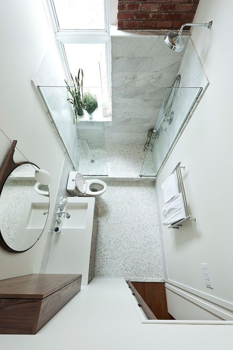 The design of a narrow bathroom