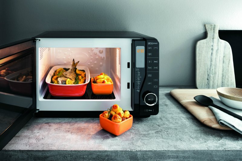 HotPoint Extra Space microwave