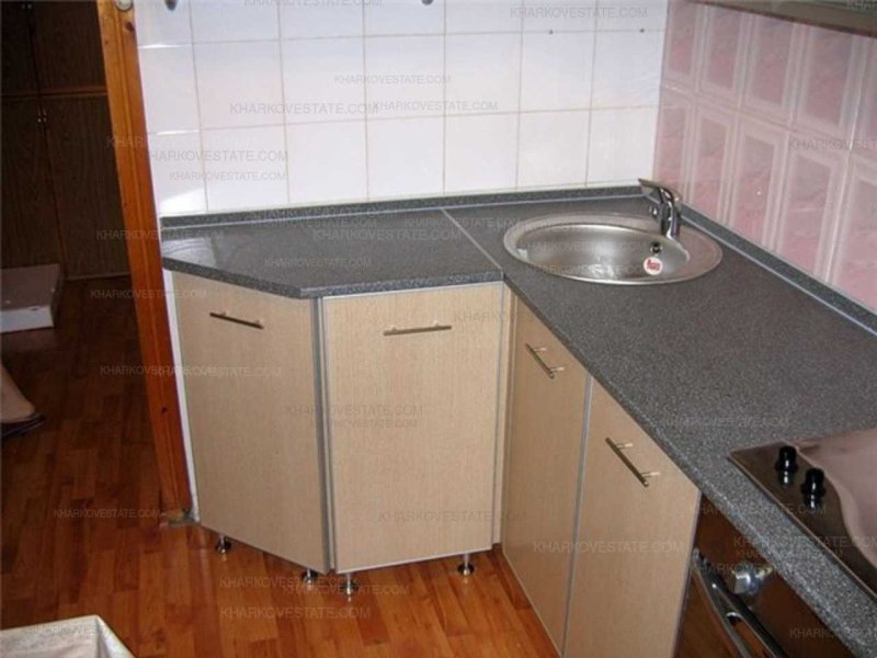 Corner sink for the kitchen