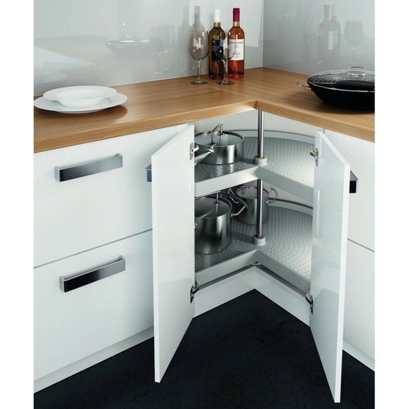 Corner kitchen cabinet