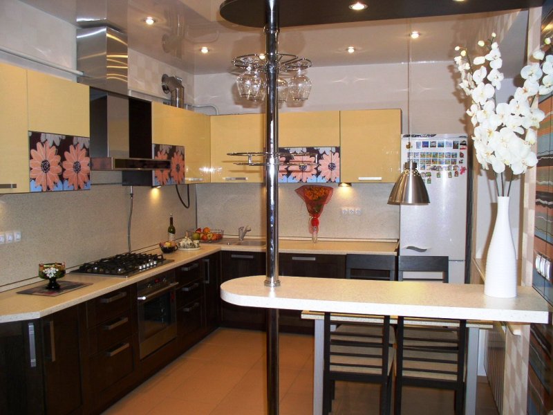 Kitchen with a bar