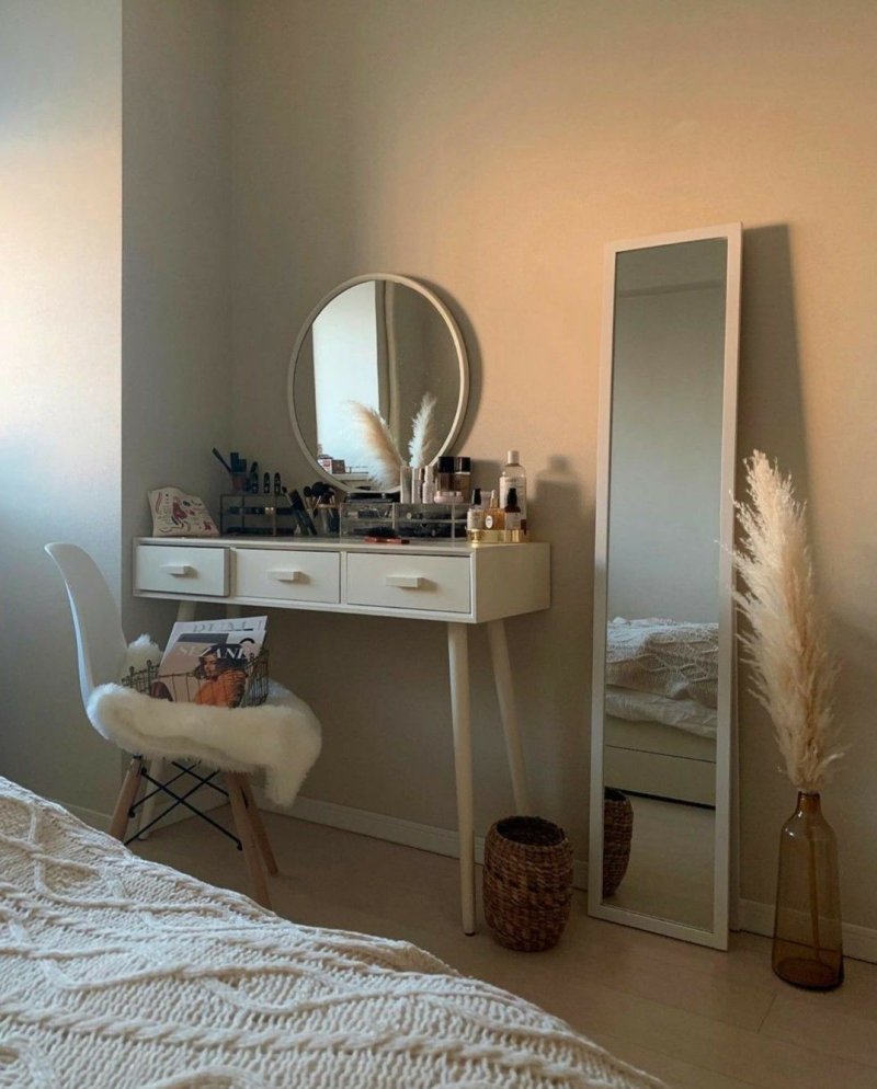 Dressing table