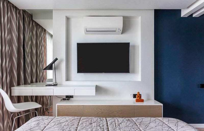 Wall design with TV