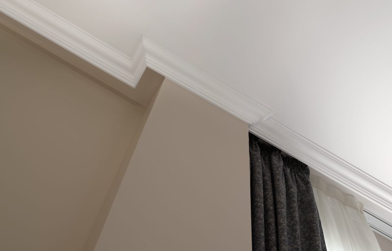 Ceiling baseboard