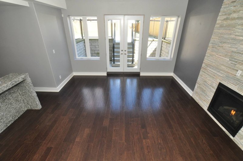 Skirting board in the interior