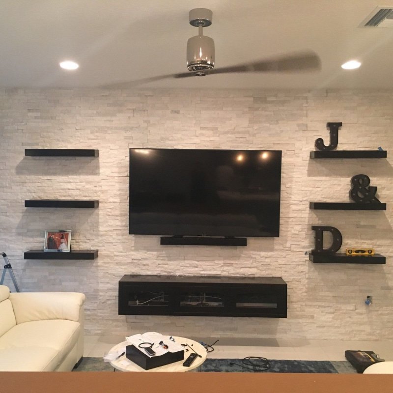 Wall design with TV