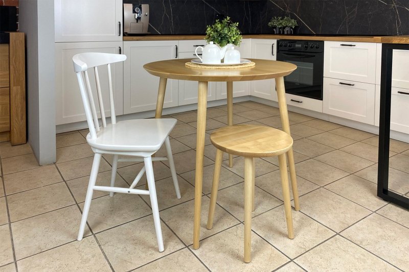 Table and chairs for the kitchen