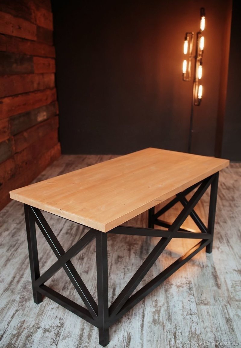 Loft -style coffee table