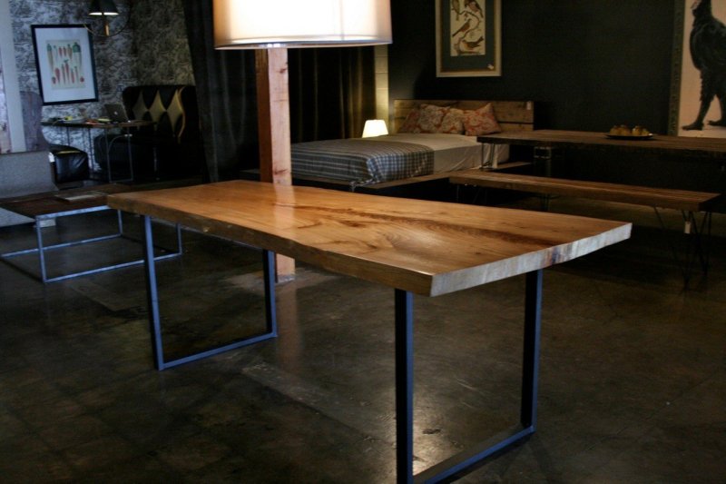 Loft -style table