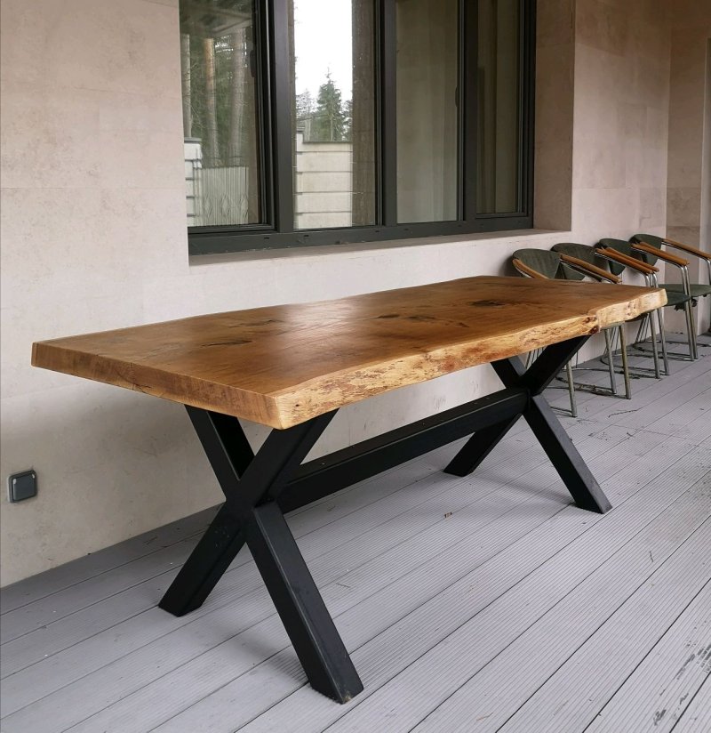 Loft -style table