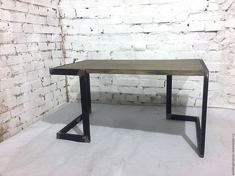 Loft -style table