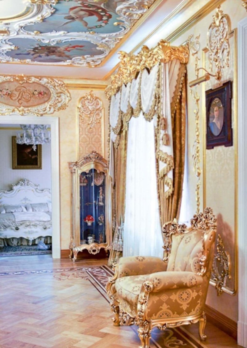 Rococo Baroque style in the interior