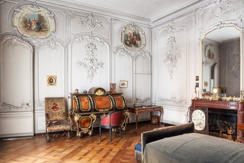 Rococo style in the interior