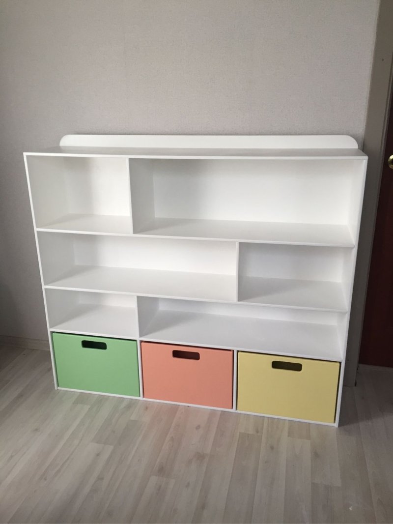 White rack with drawers