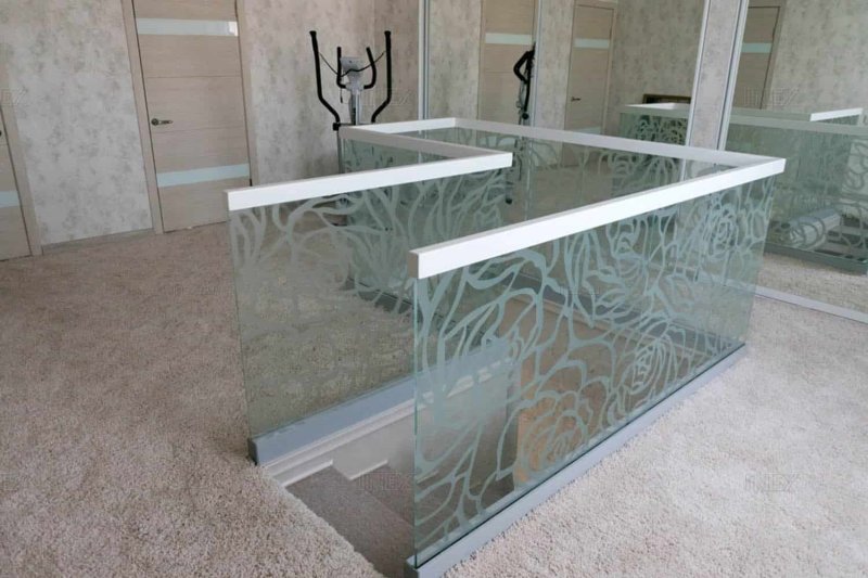 Glass fence