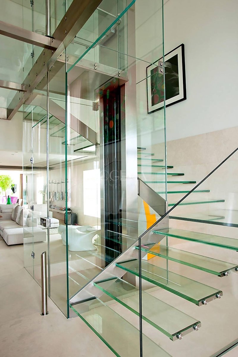 Glass fencing