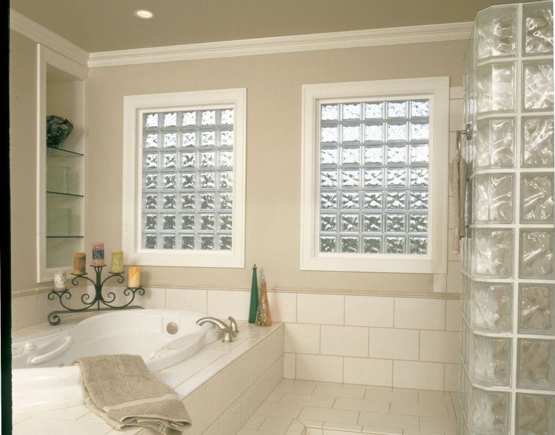 Window from glass blocks in the bathroom