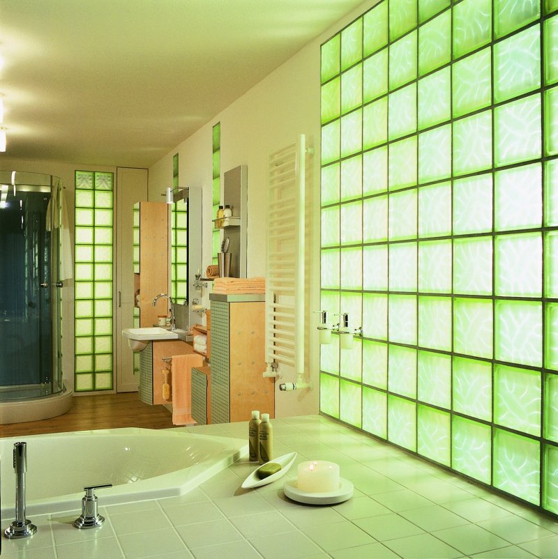 Glass blocks in the interior of the bathroom