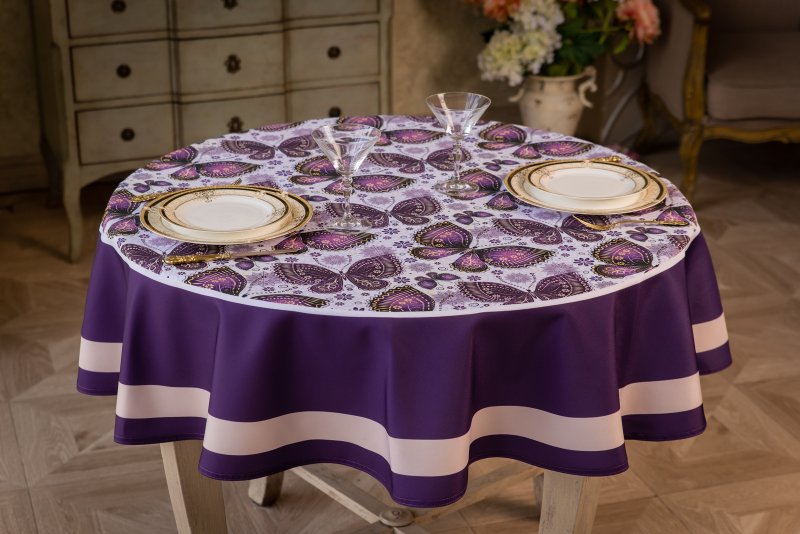 Round tablecloth