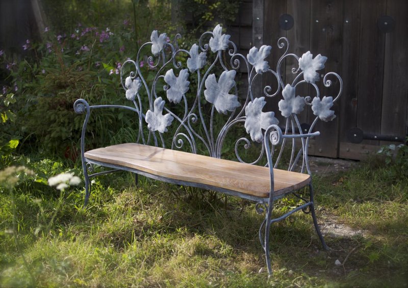 Forged benches for the garden