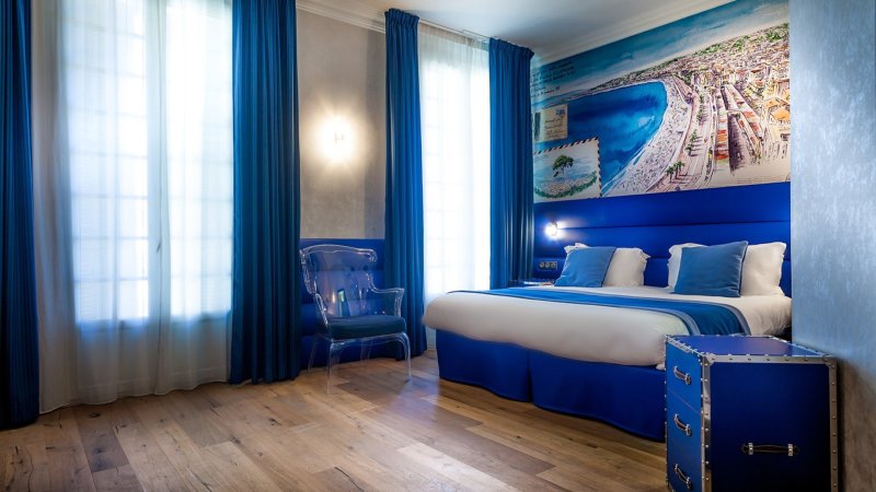 Bedroom design in blue