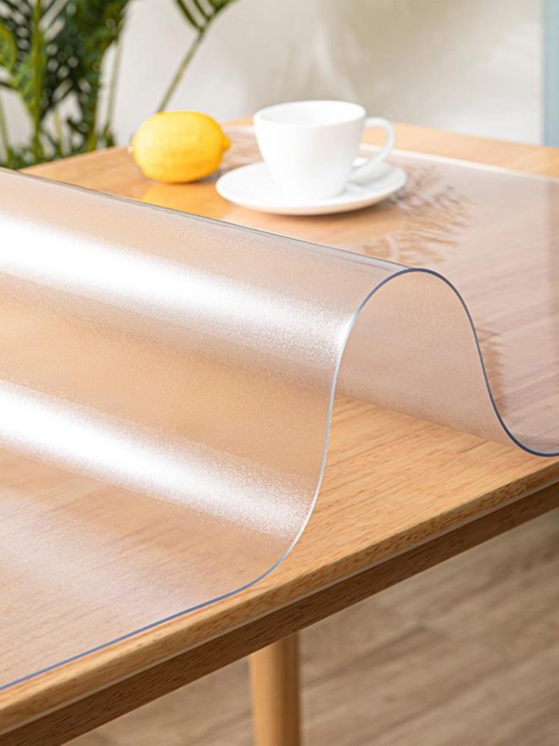 Flexible glass on the table